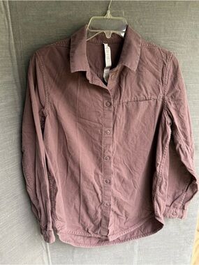 lululemon athletica Dusty Mauve Button-Up Shirt size 6